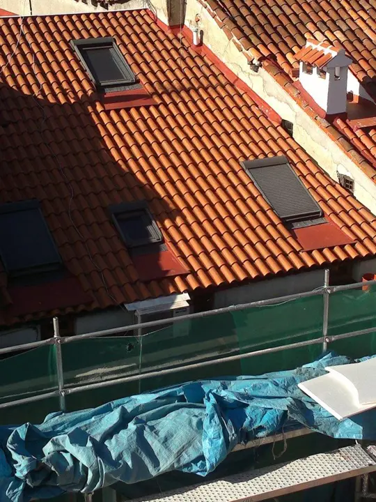 Faldón con ventanas de cubierta · 2013