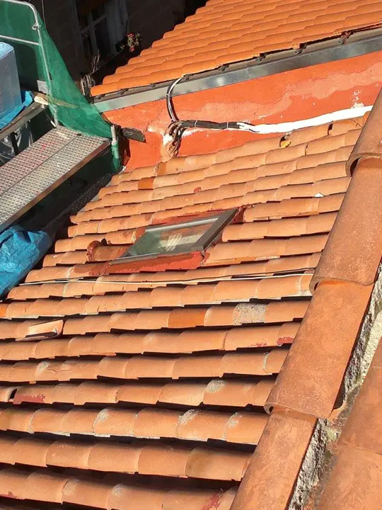 Ventana de cubierta en el faldón nuevo · 2013